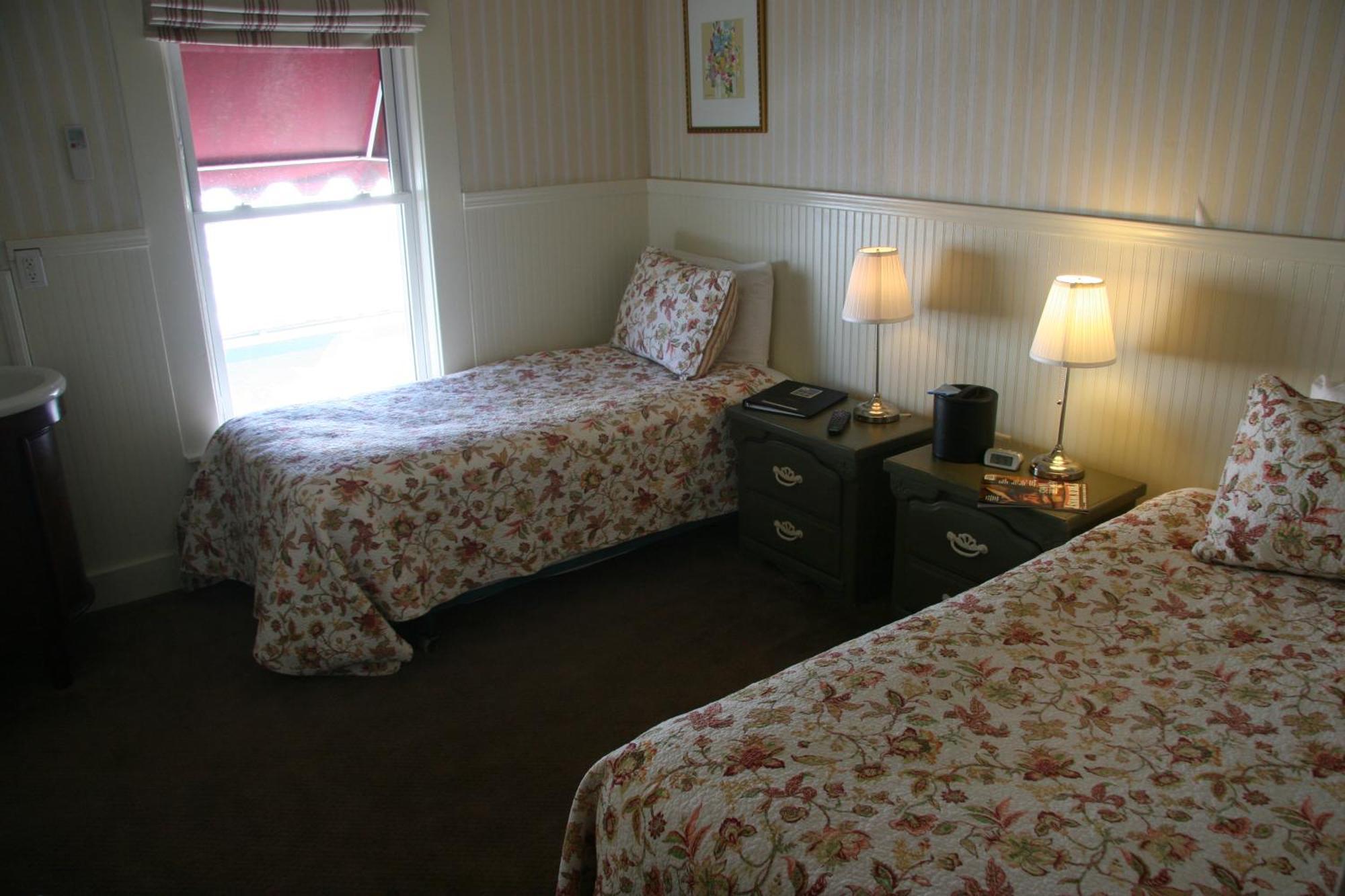 Hotel Charlotte Groveland Room photo